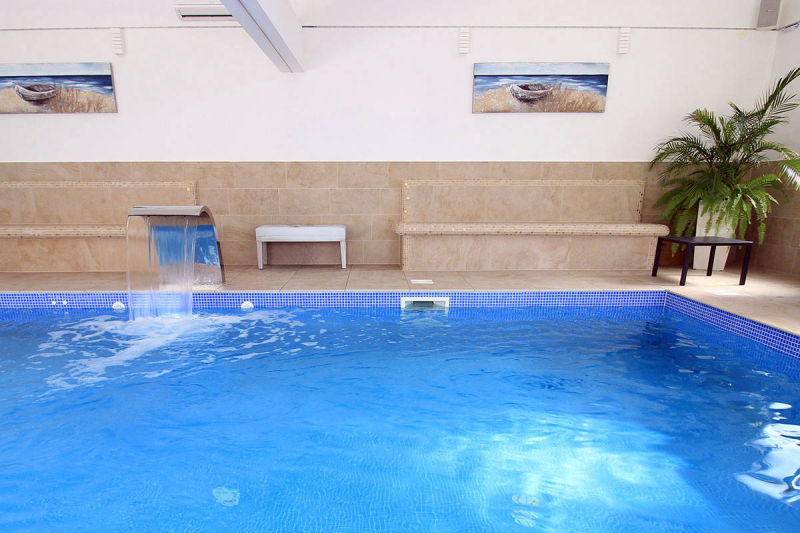 Indoor pool, Lanterna Mandre
