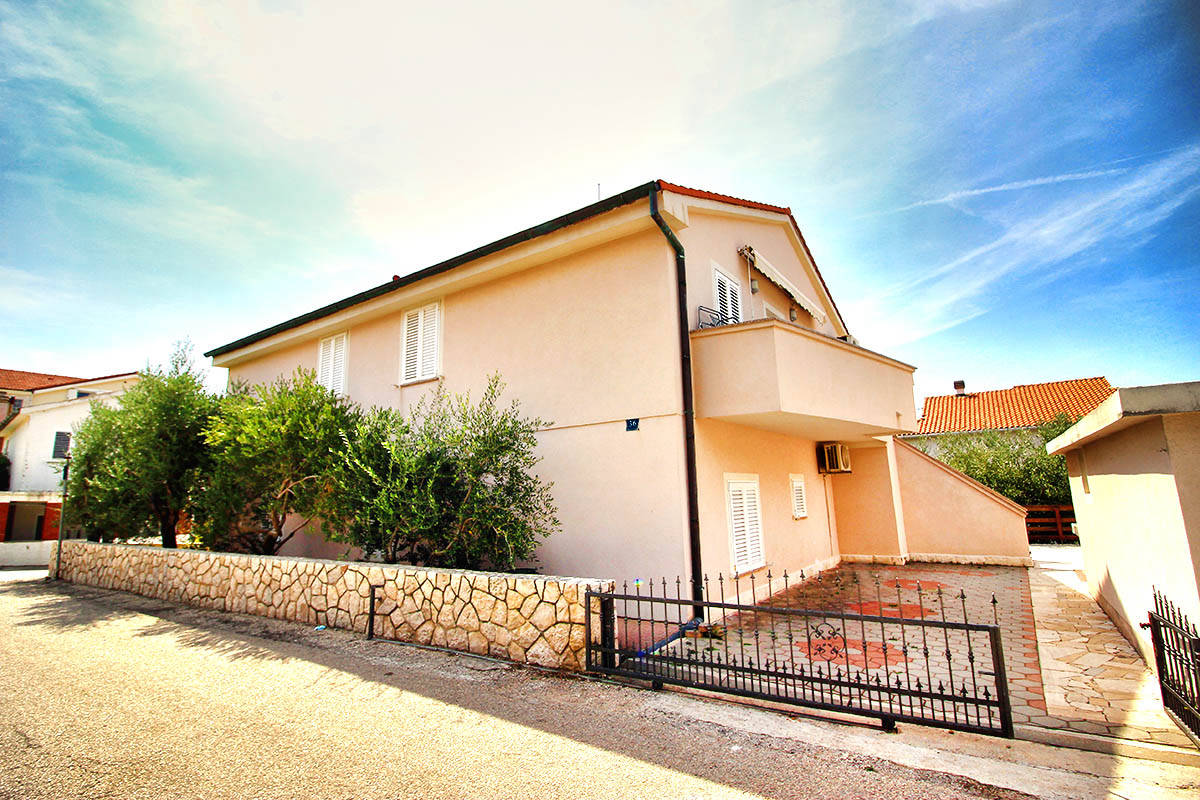Dida apartments, Mandre