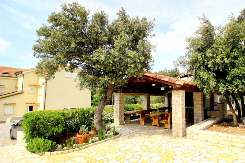 Lanterna apartments, Mandre